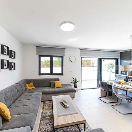 Apartmán Luxury Pia With Swimming Pool And Grill Trogir