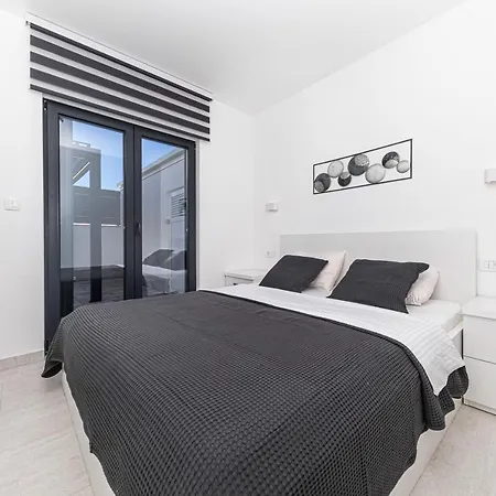 Apartamento Luxury Pia With Swimming Pool And Grill