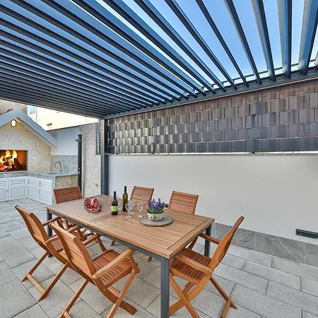 Apartamento Luxury Pia With Swimming Pool And Grill