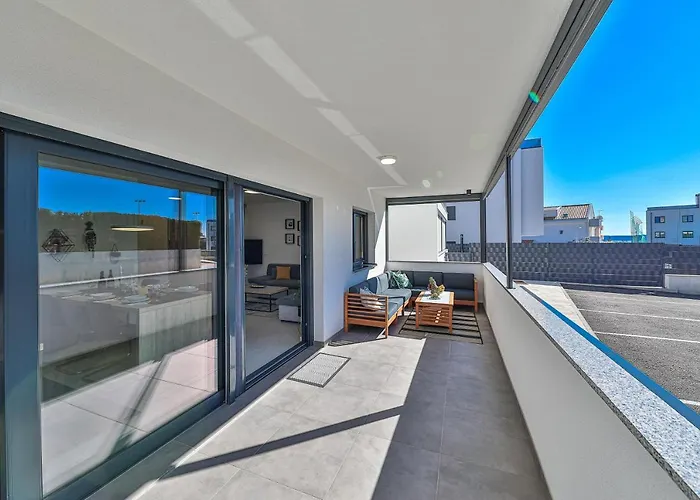 Luxury Pia With Swimming Pool And Grill Apartmán