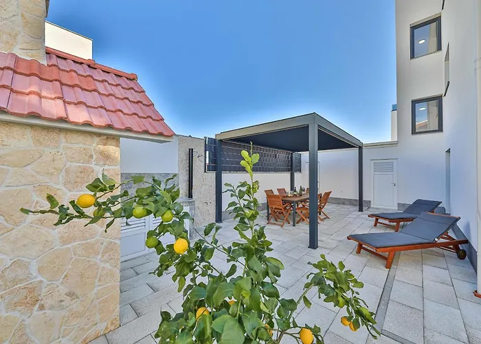 Luxury Pia With Swimming Pool And Grill Trogir