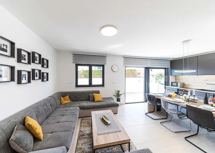 Apartmán Luxury Pia With Swimming Pool And Grill Trogir