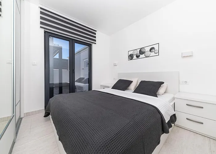 Apartmán Luxury Pia With Swimming Pool And Grill