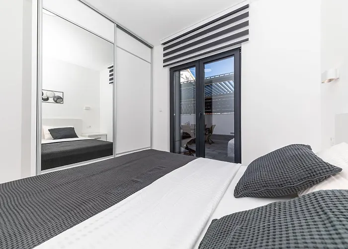 Luxury Pia With Swimming Pool And Grill Apartmán Trogir