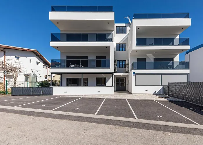 Luxury Pia With Swimming Pool And Grill * Trogir